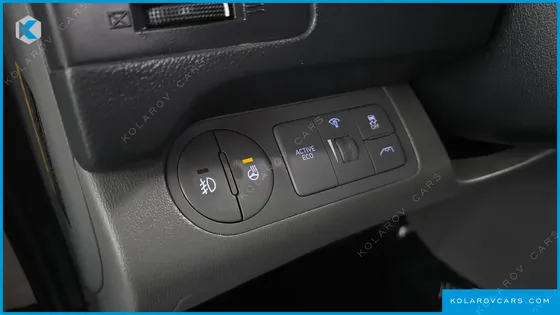 HYUNDAI STAREX VAN 5-SEATER