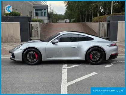 PORSCHE 911 CARRERA 4 GTS