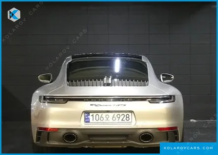 PORSCHE 911 CARRERA 4 GTS