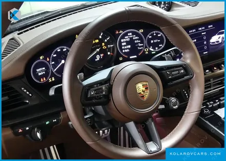 PORSCHE 911 CARRERA 4 GTS