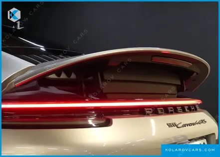 PORSCHE 911 CARRERA 4 GTS