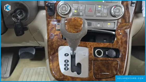 KIA CARNIVAL GRAND CARNIVAL HI LIMOUSINE GLX