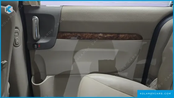 KIA CARNIVAL GRAND CARNIVAL HI LIMOUSINE GLX