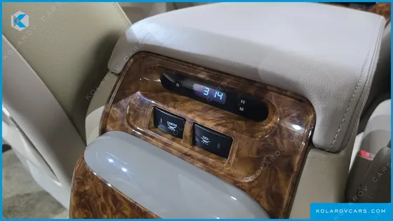 KIA CARNIVAL GRAND CARNIVAL HI LIMOUSINE GLX