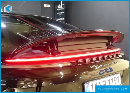 PORSCHE 911 CARRERA 4 GTS