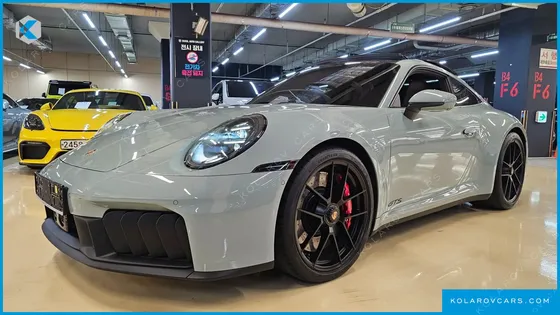 PORSCHE 911 CARRERA 4 GTS