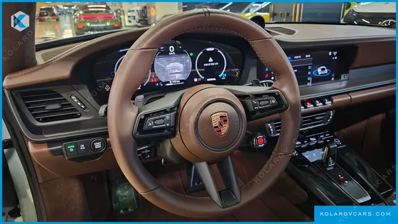 PORSCHE 911 CARRERA 4 GTS