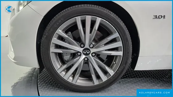 INFINITY Q50 3.0
