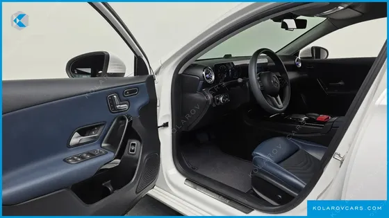 MERCEDES A-CLASS A220 SEDAN