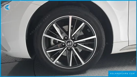 HYUNDAI GRANDEUR 3.0 LPI RENT CAR