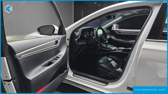 HYUNDAI GRANDEUR 3.0 LPI RENT CAR
