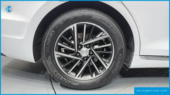HYUNDAI GRANDEUR 3.0 LPI RENT CAR