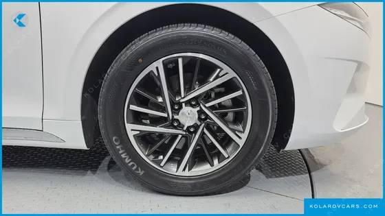 HYUNDAI GRANDEUR 3.0 LPI RENT CAR