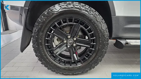 LAND ROVER DEFENDER 110 D250 SE