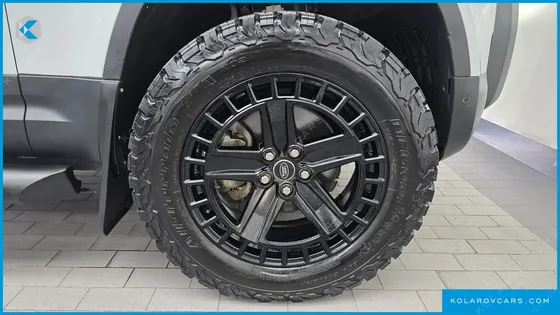 LAND ROVER DEFENDER 110 D250 SE