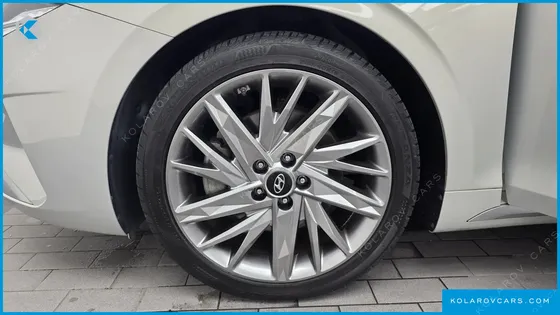 HYUNDAI GRANDEUR 3.3