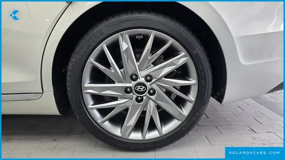 HYUNDAI GRANDEUR 3.3