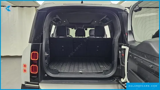 LAND ROVER DEFENDER 110 P300 X-DYNAMIC SE