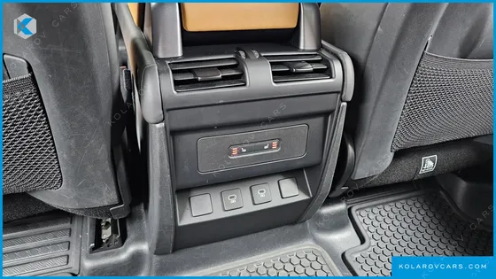 LAND ROVER DEFENDER 110 P300 X-DYNAMIC SE