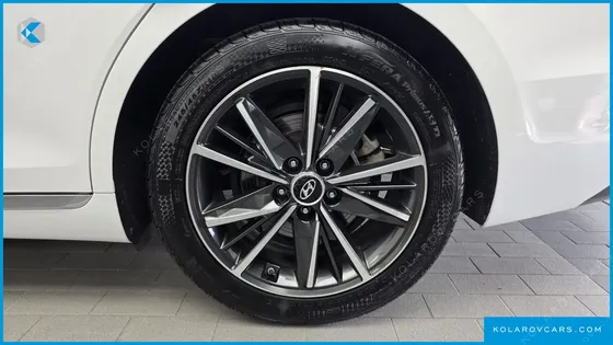 HYUNDAI GRANDEUR 3.3