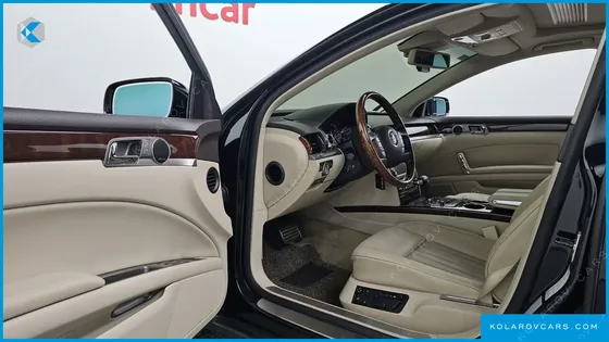 VOLKSWAGEN PHAETON V8 4.2 LWB