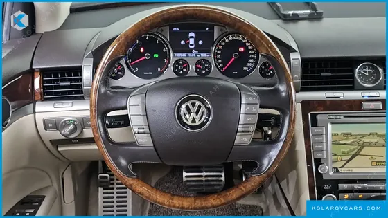 VOLKSWAGEN PHAETON V8 4.2 LWB