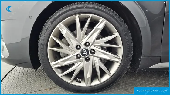 HYUNDAI GRANDEUR 3.3