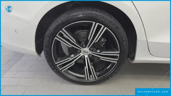 VOLVO S60 B5 INSCRIPTION