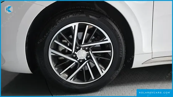 HYUNDAI GRANDEUR 3.0 LPI RENT CAR