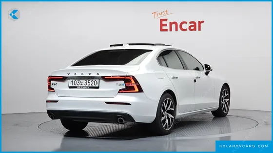 VOLVO S60 T5 MOMENTUM