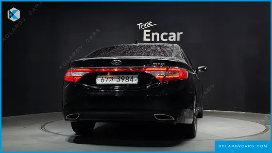 HYUNDAI GRANDEUR HG240 LUXURY