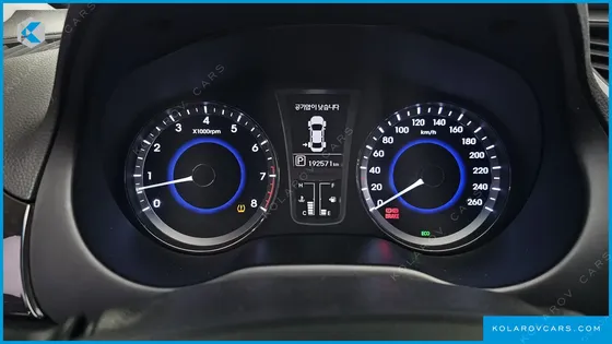 HYUNDAI GRANDEUR HG240 LUXURY