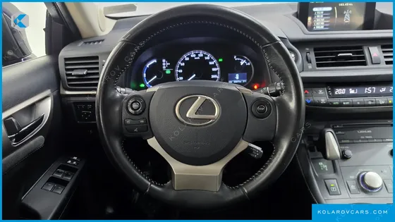 LEXUS CT200H 1.8 SUPREME
