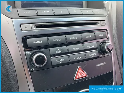 HYUNDAI GRANDEUR HG240 MODERN