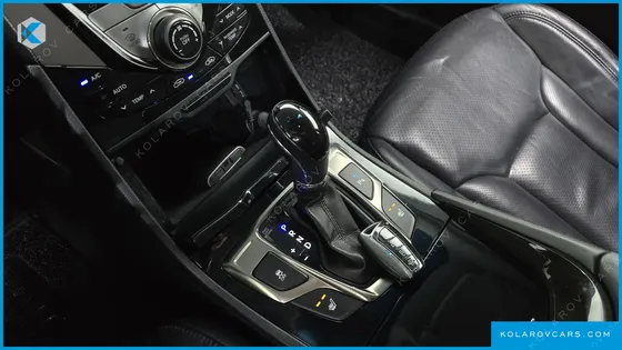 HYUNDAI GRANDEUR HG240 LUXURY