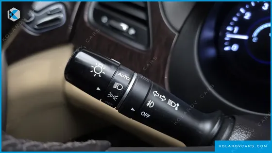 HYUNDAI GRANDEUR HG300 PREMIUM
