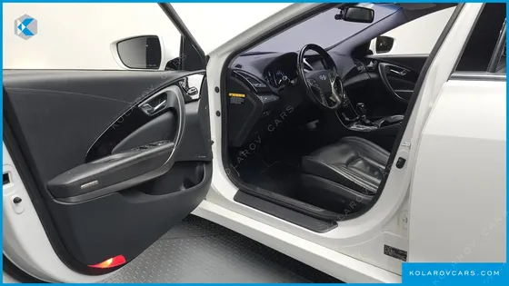 HYUNDAI GRANDEUR HG240 MODERN