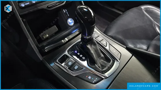 HYUNDAI GRANDEUR HG300 EXCLUSIVE COLLECTION
