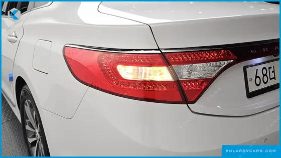 HYUNDAI GRANDEUR HG240 LUXURY