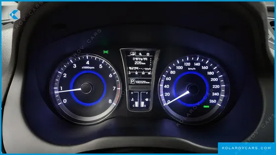 HYUNDAI GRANDEUR HG240 MODERN