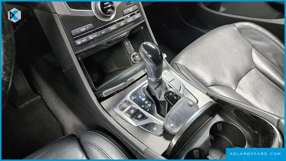 HYUNDAI GRANDEUR HG240 MODERN