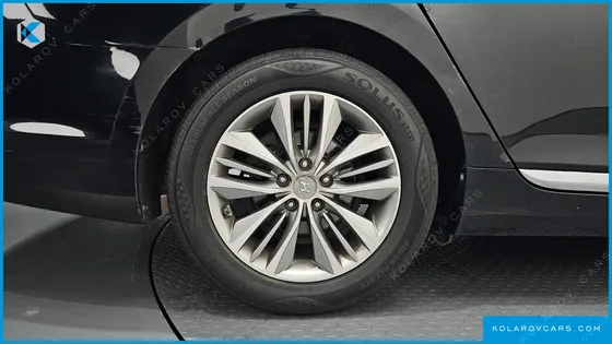 HYUNDAI GRANDEUR HG240 MODERN COLLECTION