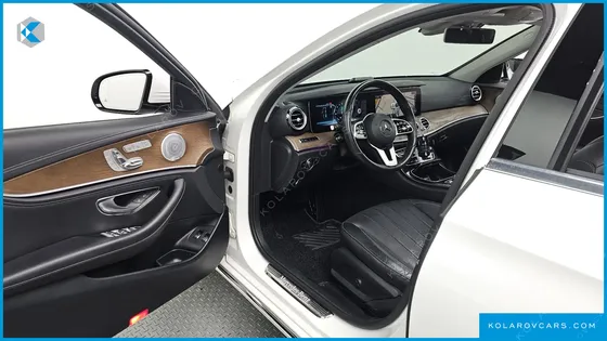 MERCEDES E-CLASS E300E EXCLUSIVE