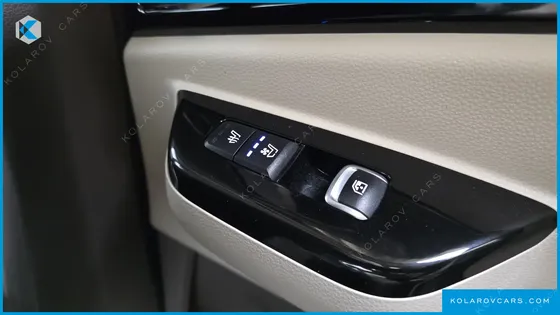 KIA CARNIVAL GASOLINE 9-SEATER HI-LIMOUSINE