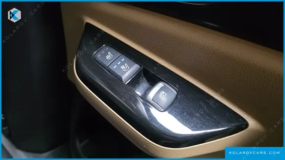 KIA CARNIVAL DIESEL 9-SEATER SIGNATURE