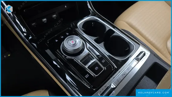 KIA CARNIVAL GASOLINE 9-SEATER SIGNATURE