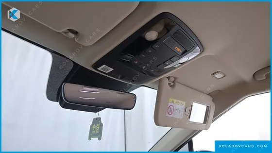 KIA CARNIVAL GASOLINE 9-SEATER SIGNATURE