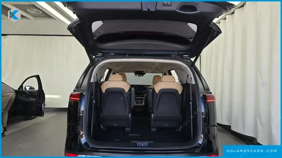 KIA CARNIVAL GASOLINE 9-SEATER SIGNATURE