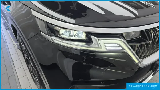 KIA CARNIVAL GASOLINE 9-SEATER SIGNATURE