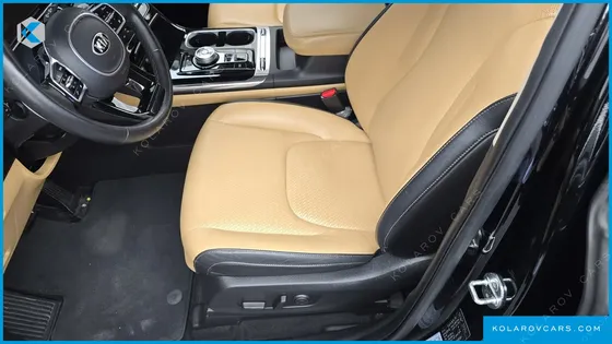 KIA CARNIVAL GASOLINE 9-SEATER SIGNATURE